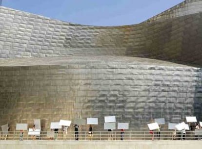 Intervención de Maider López en el Museo Guggenheim de Bilbao.