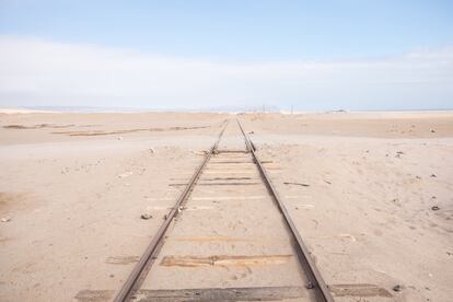 Las vías del tren que unen Tacna (Perú) con Arica (Chile)