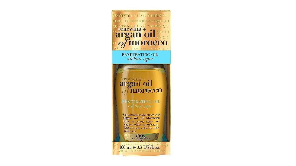 Utilizar el aceite de argán para restaurar el cabello es un truco de belleza muy extendido. OGX.