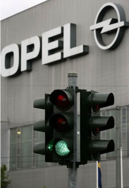 Exterior de la fábrica de Opel en Bochum, Alemania.