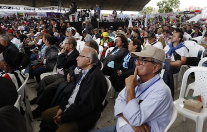 Seguidores de Gustavo Petro se reúnen en la Universidad Nacional de Bogotá para mostrar su apoyo al presidente colombiano, el 14 septiembre de 2024.