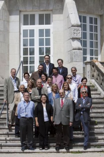 Decenas de periodistas debaten en Santander sobre periodismo cultural.