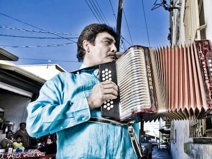 La estrella mexicana de la cumbia Celso Pi&ntilde;a.