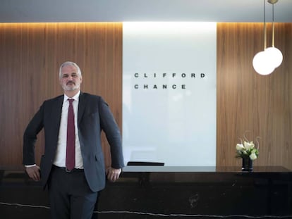 Charles Adams, Global Managing Partner de Clifford Chance