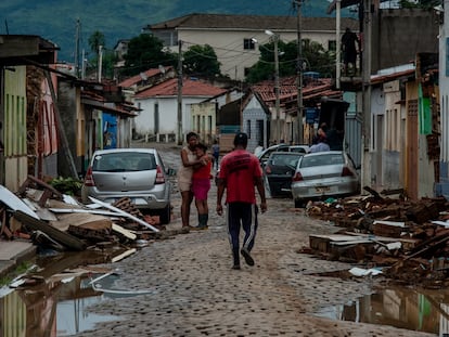 Casas destruidas tras una serie de intensas lluvias en la ciudad brasileña de Bahía, en una imagen de archivo.