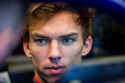 El piloto francés Pierre Gasly la escuderia Toro Rosso durante las vistas previas al Gran Premio de Fórmula Uno de Australia en Albert Park en Melbourne, Australia. el 22 de marzo de 2018.