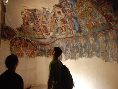 Frescos en la cueva de San Neófito, cerca de Pafos (Chipre).