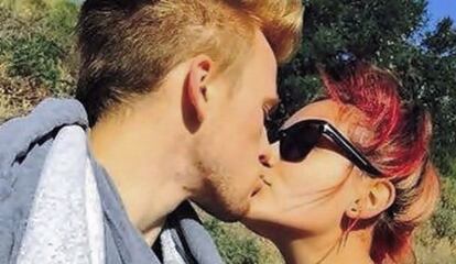 Paris Jackson y su novio, Chester Castellaw, en una foto de Instagram.