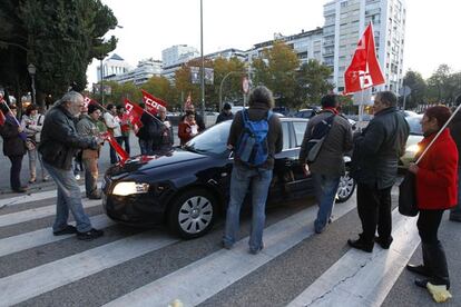 Piquetes informativos en la entrada de Nuevos Ministerios de Madrid, a primeras horas de la mañana de hoy, jornada de huelga general