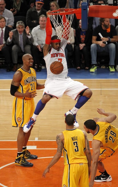 Carmelo Anthony, de los Knicks, machaca.