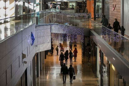 Pasillo central del centro Comercial L'IIlla Diagonal el pasado 13 de diciembre.