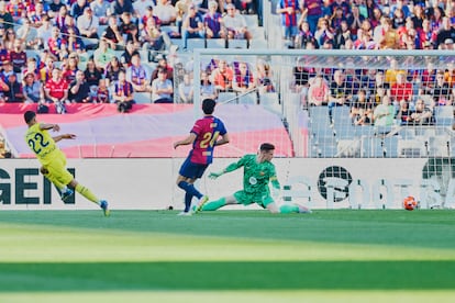 Ayoze Pérez, a la izquierda, marca para el Villarreal en el partido de Liga del curso pasado contra el Barcelona