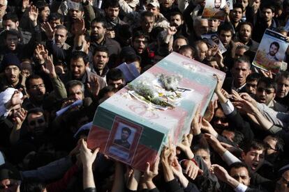 Funeral del científico iraní asesinado el miércoles en Teherán.