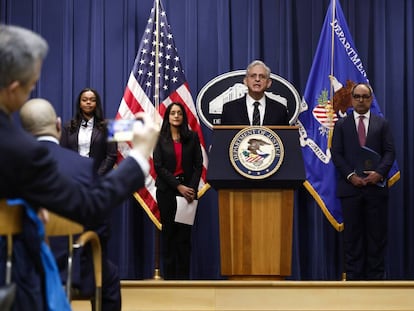 Momento de la rueda de prensa que ofreció el pasado martes el fiscal general de Estados Unidos  Merrick Garland, junto a sus ayudantes, para dar cuenta de la demanda contra Google.