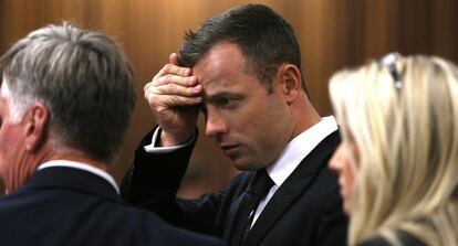 Pistorius, con gesto de preocupaci&oacute;n en el tercer d&iacute;a del juicio por el homicidio de su novia.
 
 
 