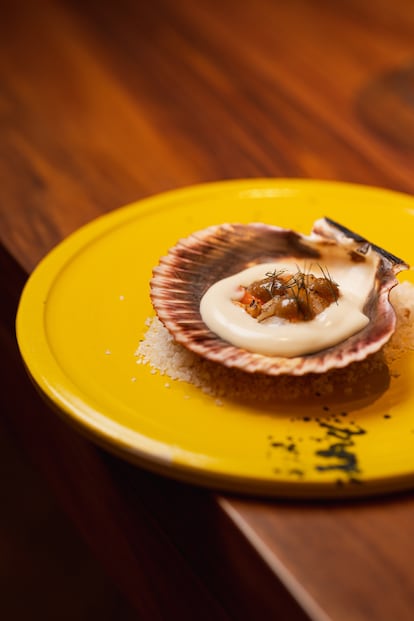 Volandeira en escabeche untuoso y toffe de ajo, en una imagen proporcionada por el restaurante Señor Cangrejo.