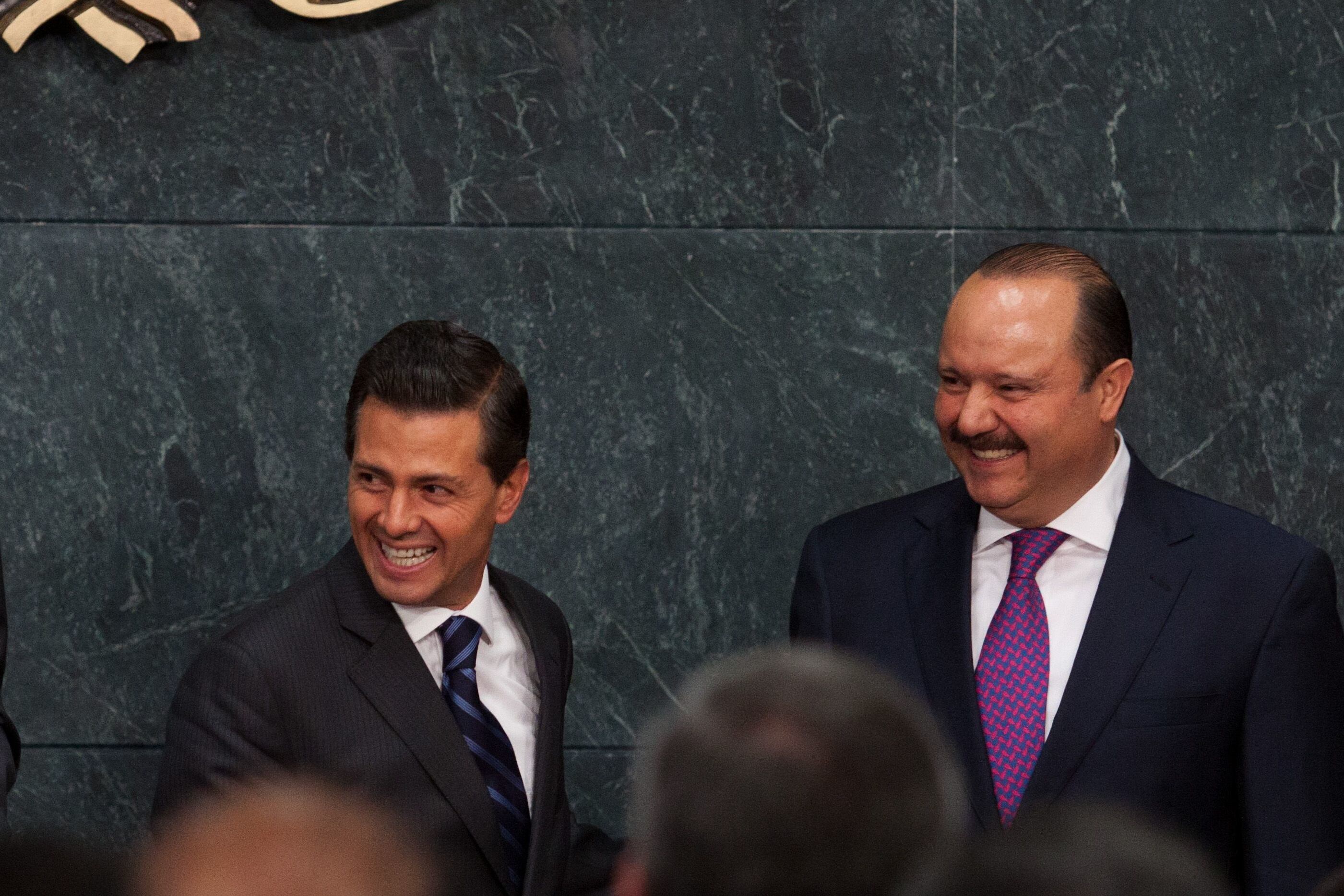 Peña Nieto y César Duarte, en Ciudad de México, en marzo de 2015.