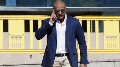 El principal acusado por la tragedia del Madrid Arena, Miguel Ángel Flores, a su salida de la Audiencia Provincial de Madrid que le condenó a cuatro años de cárcel