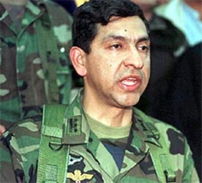 El coronel Lucio Gutiérrez, tras el golpe de enero de 2000.