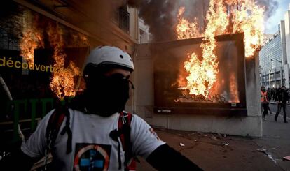 Disturbios durante una manifestación contra la reforma de las pensiones, este sábado en París.