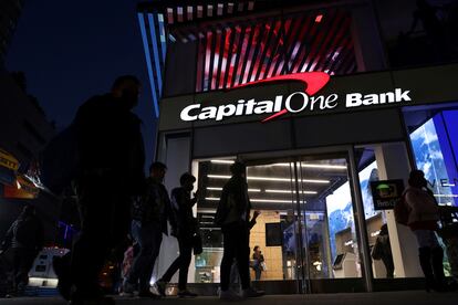 Una oficina de Capital One Bank en Nueva York