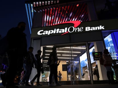 Una oficina de Capital One Bank en Nueva York