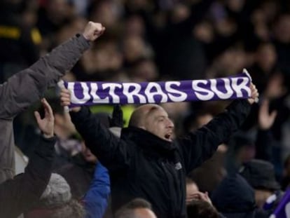 Varios aficionados de Ultras Sur durante el Madrid-Olimpìc de Copa del pasado año.