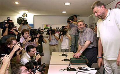 José María Fidalgo, a la derecha, y Cándido Méndez, durante la rueda de prensa que ofrecieron ayer.