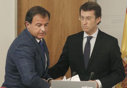 El presidente de la Xunta junto al conselleiro de econom&iacute;a, Javier Guerra