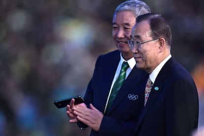 El secretario general de Naciones Unidas, Ban Ki-Moon, asiste a la ceremonia de apertura en Maracaná.