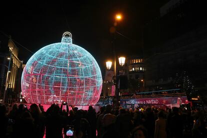 Encendido de las luces navideñas e inicio de la marcha del autobús Naviluz en noviembre de 2019 en Madrid.