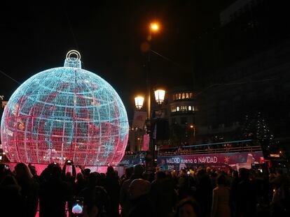 Encendido de las luces navideñas e inicio de la marcha del autobús Naviluz en noviembre de 2019 en Madrid.