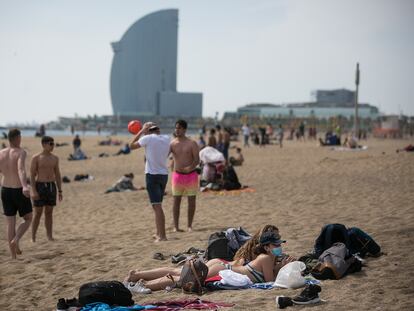 Playa de la Barceloneta, en Barcelona, el pasado 31 de marzo.