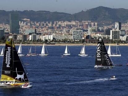 Los veleros Chemin&eacute;es Poujoulat y el Hugo Boss, durante la salida de la tercera edici&oacute;n de la Barcelona World Race.