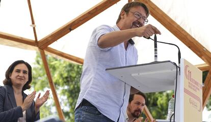 Xavier Domènech, coordinador de Catalunya en comú, junto a Ada Colau en el mitin de la Diada.