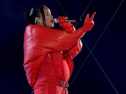 Rihanna, durante su actuación en la Super Bowl.