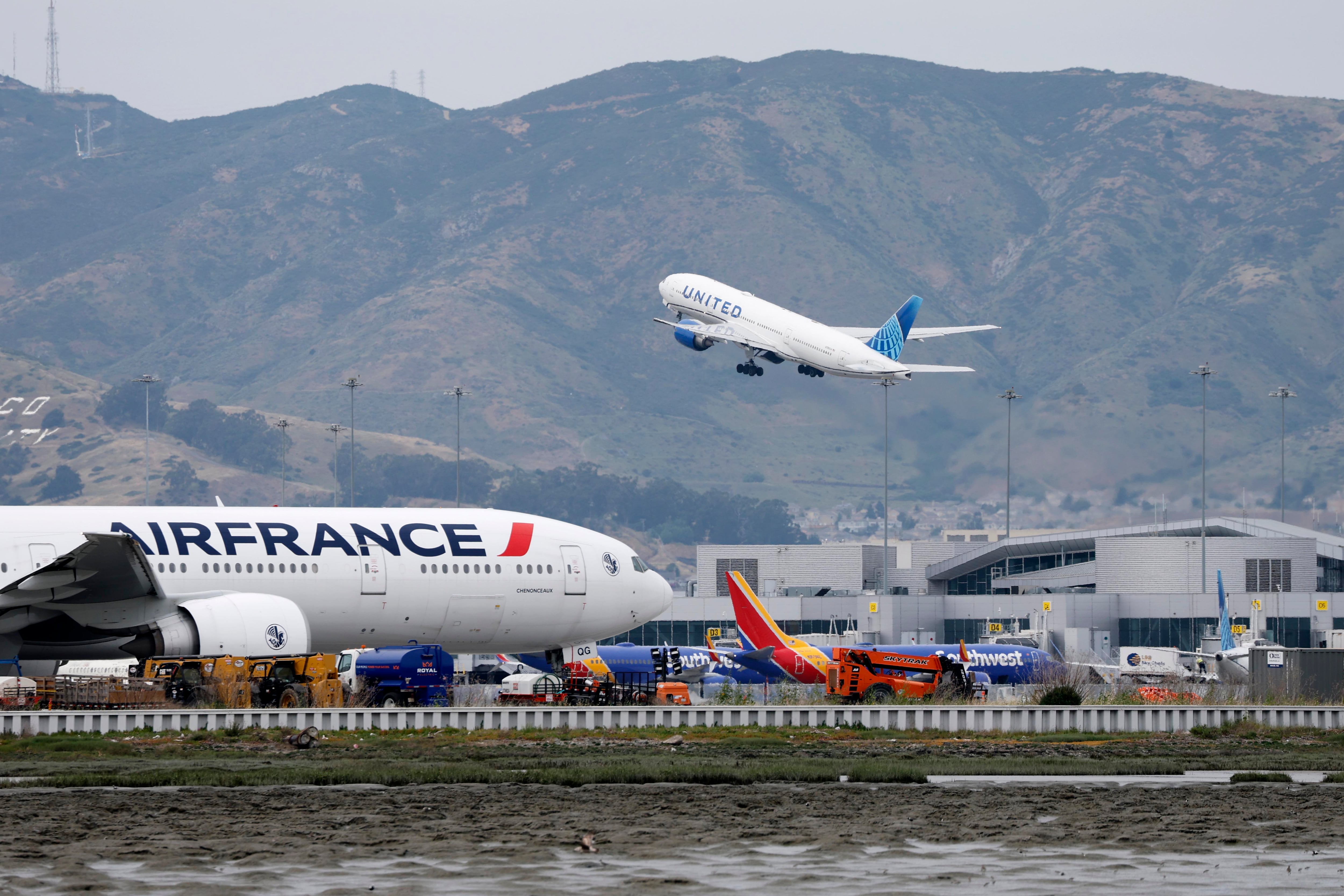 Air France formaliza la primera oferta en la puja por la aerolínea portuguesa TAP