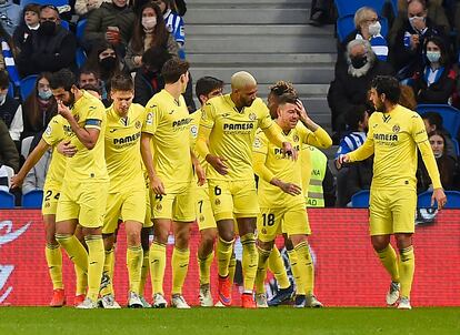 Los jugadores del Villarreal celebran el segundo gol a la Real Sociedad, obra de Gerard Moreno, en el encuentro (1-3) disputado este sábado en el Reala Stadium.