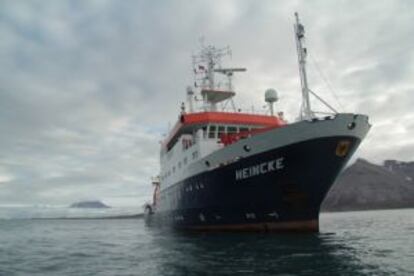 El buque de investigaci&oacute;n cient&iacute;fica &#039;Heincke&#039; en Spitzbergen.