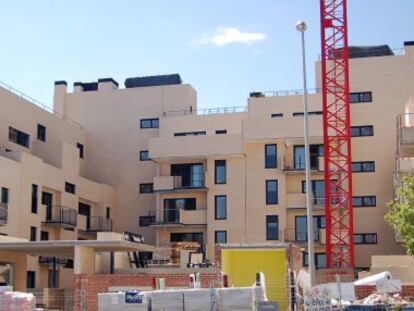 Viviendas en construcci&oacute;n en la nueva zona residencial de Valdebebas (Madrid).