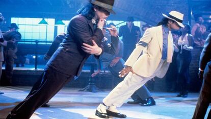 Michael Jackson realizando su 'tumbao' en la película 'Moonwalker'.