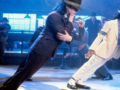 Michael Jackson realizando su 'tumbao' en la película 'Moonwalker'.