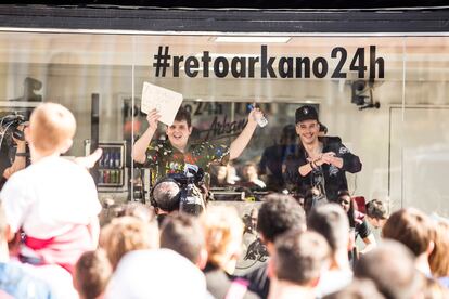 Arkano durante la performance de 24 horas rapeando que superó en la Puerta del Sol de Madrid en 2016.
