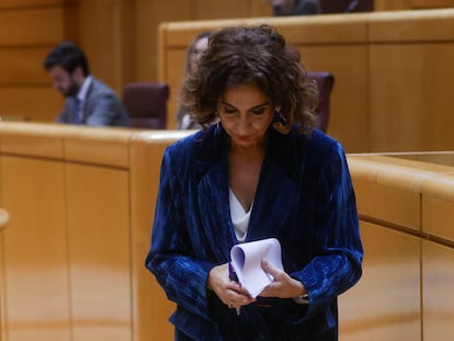 La ministra de Hacienda, María Jesús Montero, en su comparecencia en el pleno del Senado.