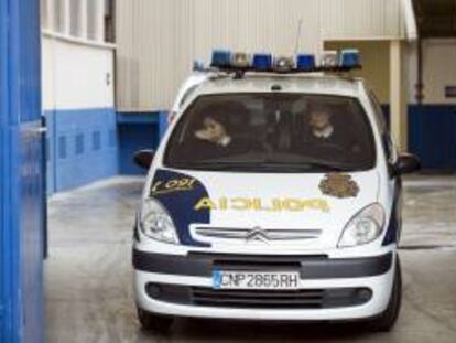 Un coche de la Policía Nacional. EFE/Archivo