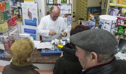 Tras la reforma de Sanidad, los jubilados empezaron a pagar parte de sus medicamentos.