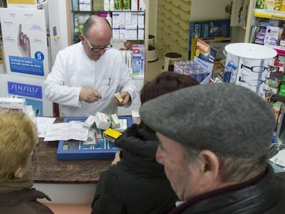 Tras la reforma de Sanidad, los jubilados empezaron a pagar parte de sus medicamentos.