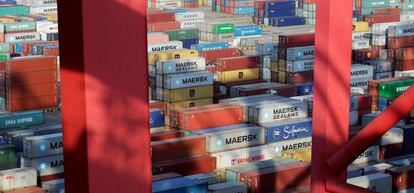 Contenedores en el puerto de aguas profundas de Yangshan, que forma parte de la zona franca de Shanghái.