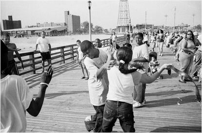  

	Coney Island 2006