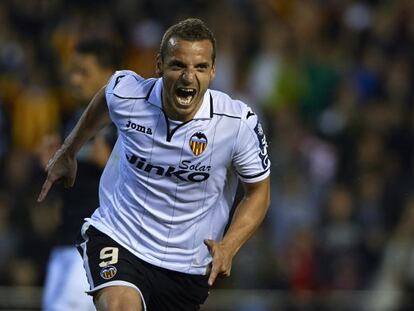 Valencia&#039;s Soldado has been sold to Premier League club Spurs. 